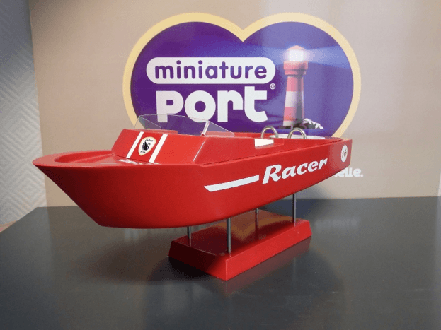 racer-bateau-de-course.png